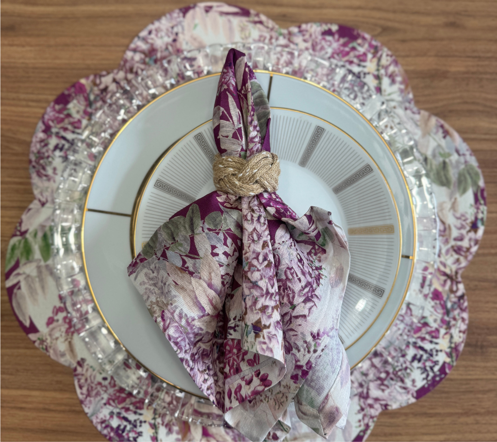 Individual troquelado redondo en tela Flores Fucsia