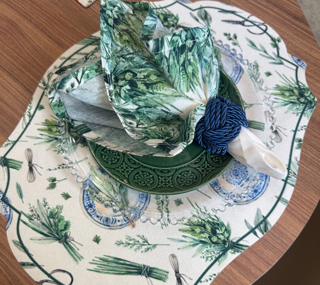 Individual troquelado ovalado en tela Ramos Beige/Verde/Azul