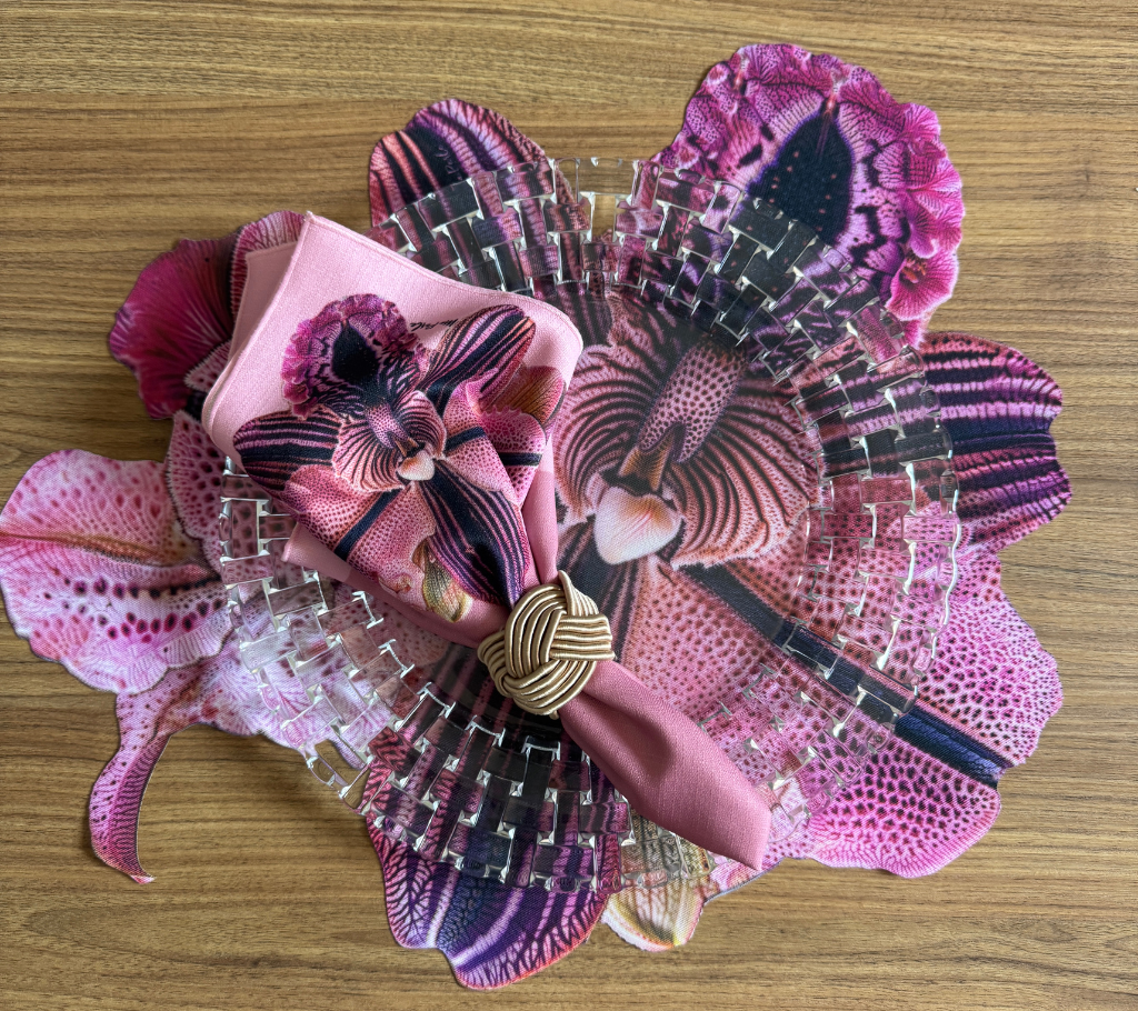 Individual troquelado en tela Orquidea Fucsia