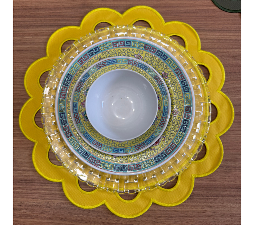 Individual reversible redondo en lona y rafia Huecos Amarillo