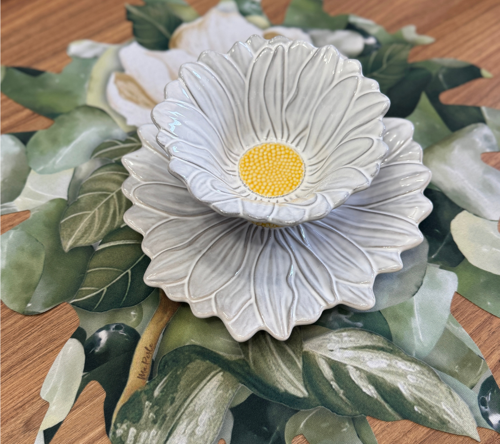 Individual troquelado redondo en tela Magnolia